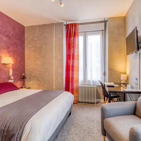 Brit Hotel Le Cygne Saint Hilaire du Harcouet Bagian luar foto