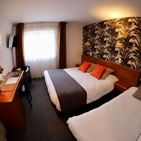 Brit Hotel Le Cygne Saint Hilaire du Harcouet Bagian luar foto