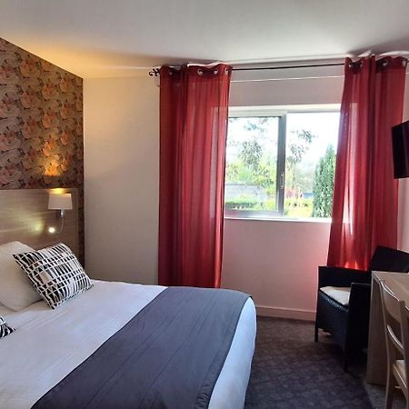 Brit Hotel Le Cygne Saint Hilaire du Harcouet Bagian luar foto