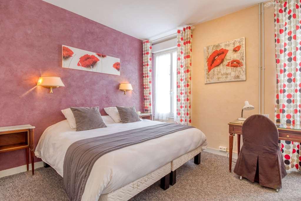 Brit Hotel Le Cygne Saint Hilaire du Harcouet Ruang foto