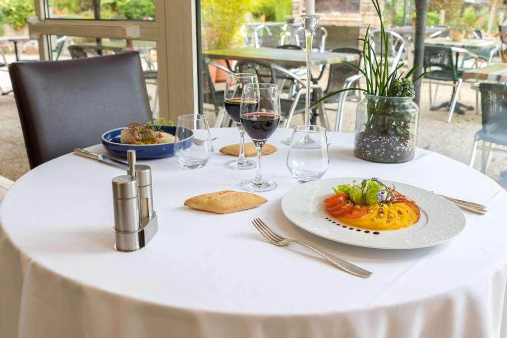 Brit Hotel Le Cygne Saint Hilaire du Harcouet Restoran foto