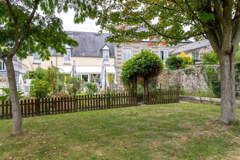 Brit Hotel Le Cygne Saint Hilaire du Harcouet Bagian luar foto