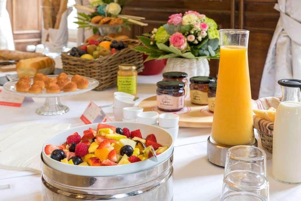 Brit Hotel Le Cygne Saint Hilaire du Harcouet Restoran foto