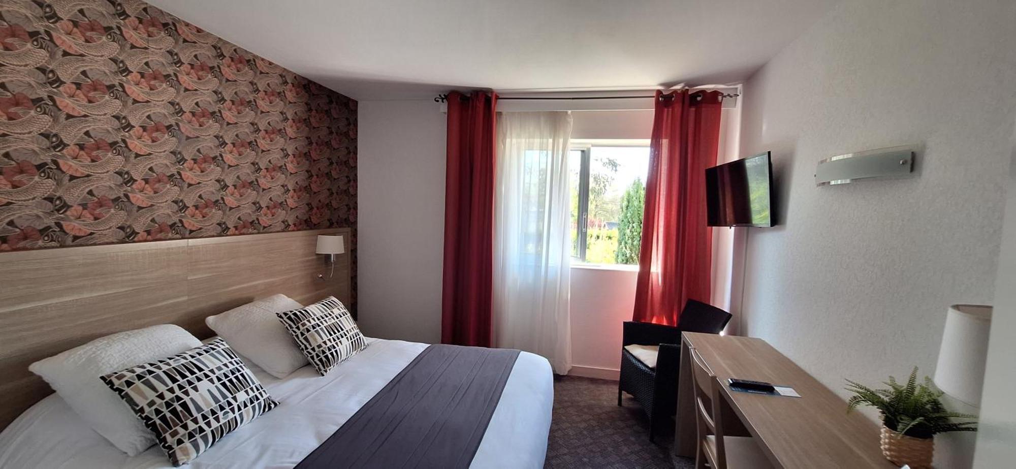 Brit Hotel Le Cygne Saint Hilaire du Harcouet Bagian luar foto