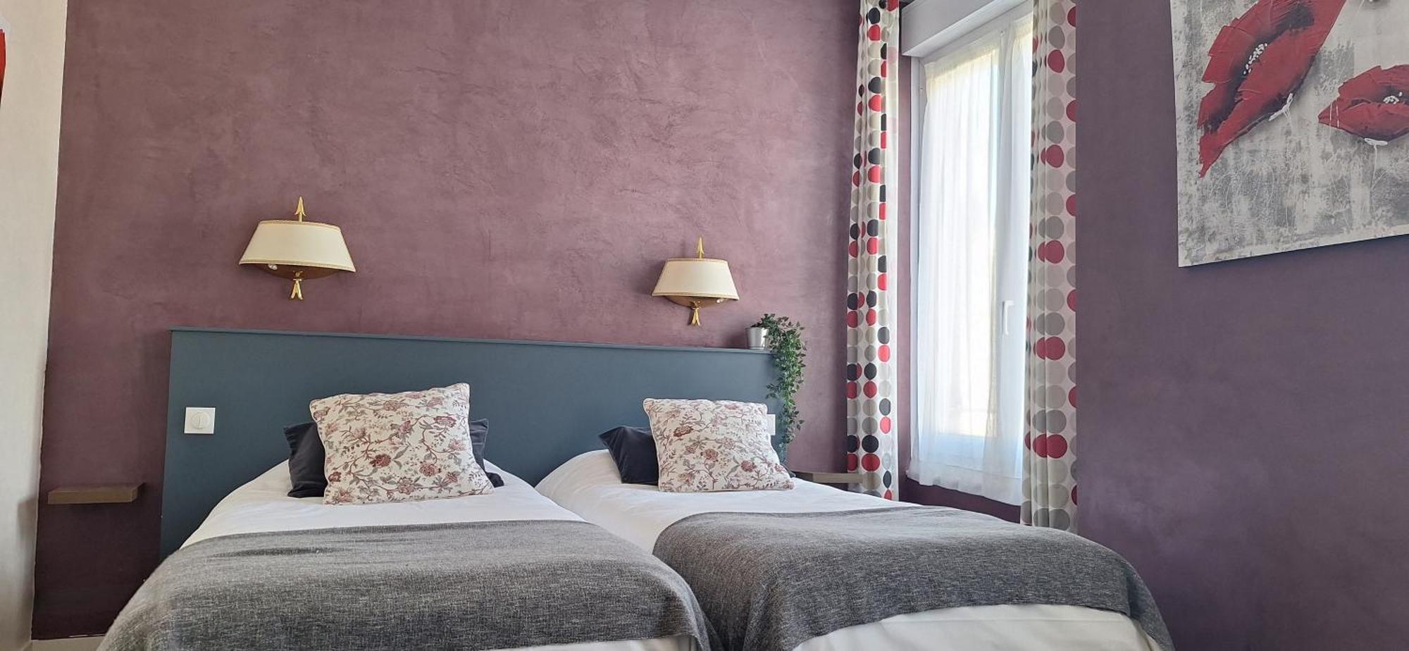 Brit Hotel Le Cygne Saint Hilaire du Harcouet Bagian luar foto