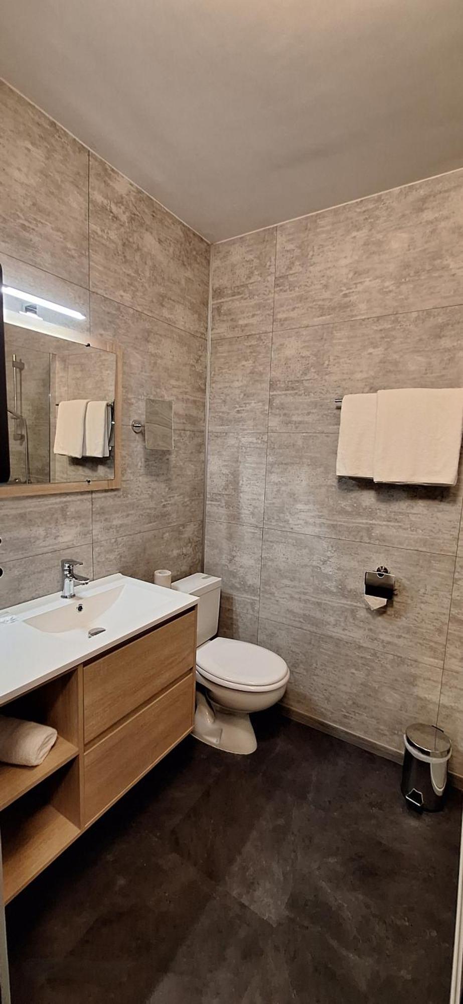Brit Hotel Le Cygne Saint Hilaire du Harcouet Bagian luar foto