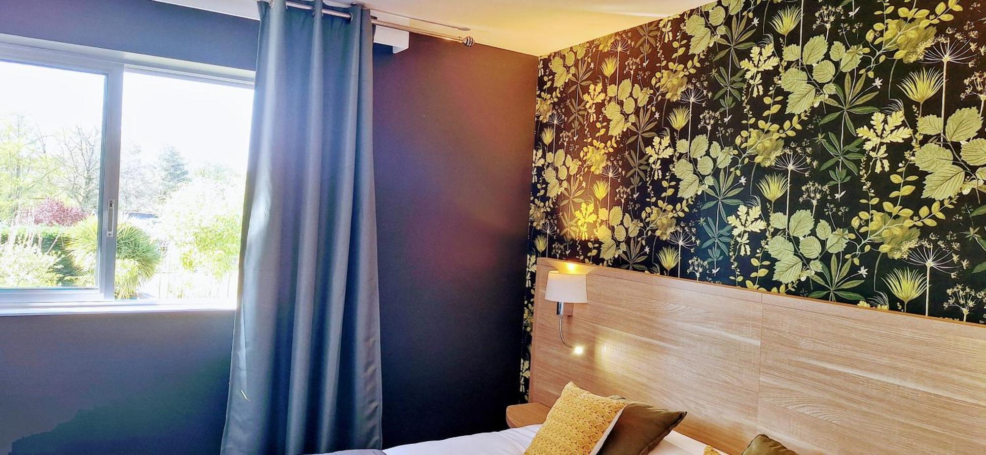 Brit Hotel Le Cygne Saint Hilaire du Harcouet Bagian luar foto