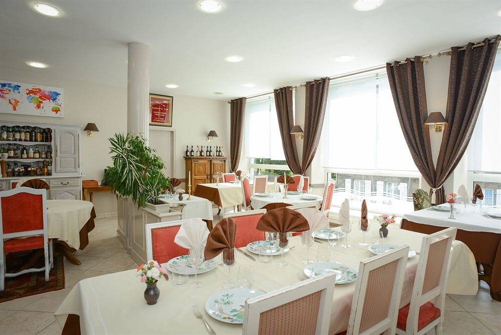 Brit Hotel Le Cygne Saint Hilaire du Harcouet Bagian luar foto